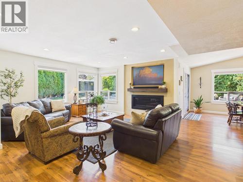 22 Willow Crescent, Osoyoos, BC - Indoor Photo Showing Living Room With Fireplace