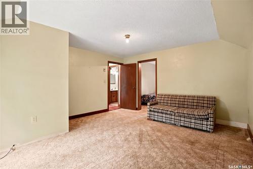 300 Main Street, Dysart, SK - Indoor