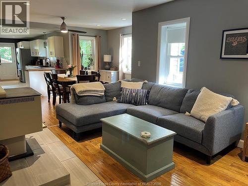 769 Assumption, Windsor, ON - Indoor Photo Showing Living Room
