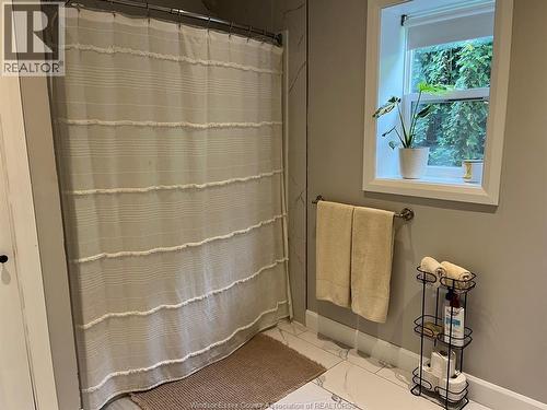 769 Assumption, Windsor, ON - Indoor