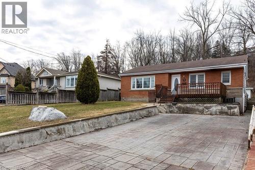 76 MARGARET Avenue  Stoney Creek, ON L8G 3G5