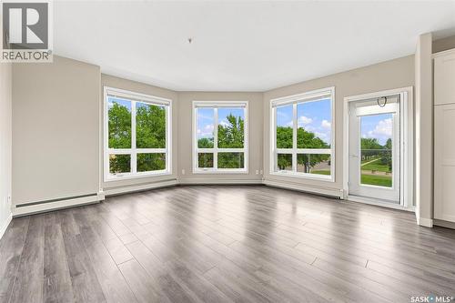 210 1015 Moss Avenue, Saskatoon, SK - Indoor Photo Showing Living Room
