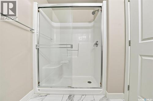 210 1015 Moss Avenue, Saskatoon, SK - Indoor Photo Showing Bathroom