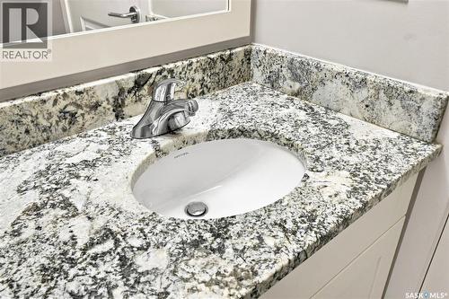 210 1015 Moss Avenue, Saskatoon, SK - Indoor Photo Showing Bathroom