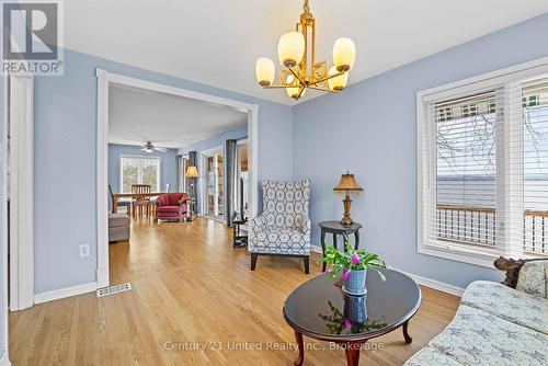Sitting room or Convert Back to 5th Bedroom - 40 Ivey Lane, Otonabee-South Monaghan, ON - Indoor Photo Showing Living Room