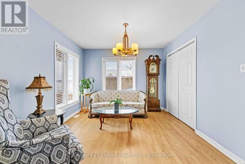 Sitting room or Convert Back to 5th Bedroom - 40 Ivey Lane, Otonabee-South Monaghan, ON - Indoor Photo Showing Living Room