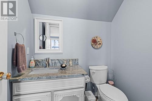 Second Floor Bathroom - 40 Ivey Lane, Otonabee-South Monaghan, ON - Indoor Photo Showing Bathroom