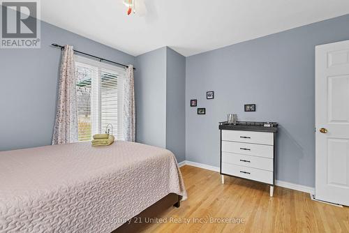 Bedroom - 40 Ivey Lane, Otonabee-South Monaghan, ON - Indoor Photo Showing Bedroom