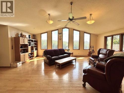 15562 287 Road, Fort St. John, BC - Indoor Photo Showing Living Room