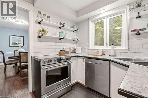 318 10Th Concession Road E, Freelton, ON - Indoor Photo Showing Kitchen