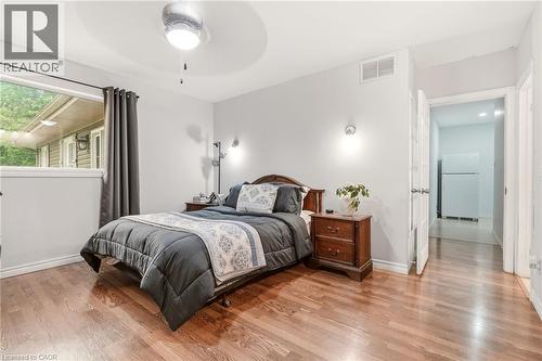 318 10Th Concession Road E, Freelton, ON - Indoor Photo Showing Bedroom