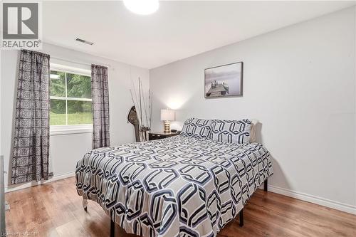 318 10Th Concession Road E, Freelton, ON - Indoor Photo Showing Bedroom