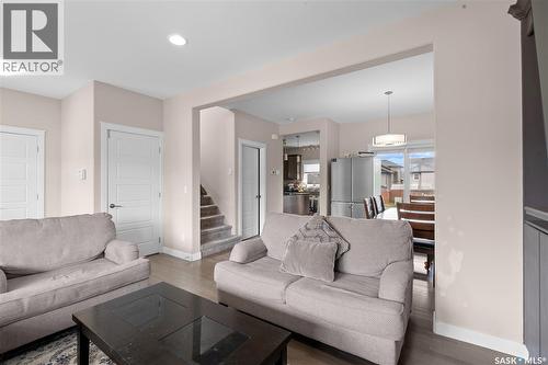 526 Maple Crescent, Warman, SK - Indoor Photo Showing Living Room