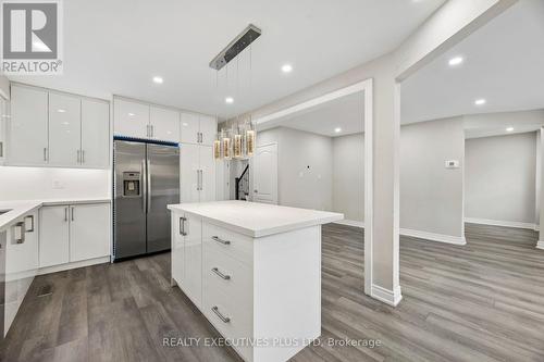 693 Barnes Crescent, Oshawa, ON - Indoor Photo Showing Kitchen