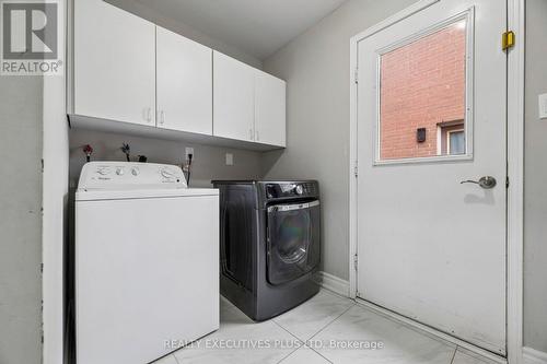 693 Barnes Crescent, Oshawa, ON - Indoor Photo Showing Laundry Room