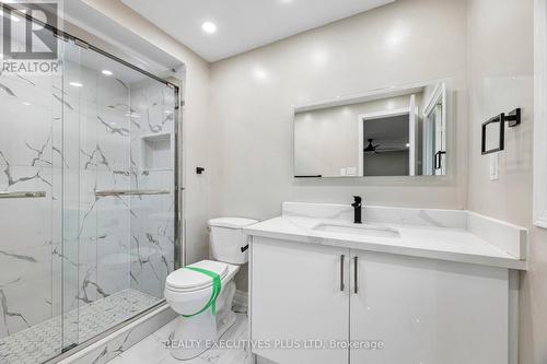 693 Barnes Crescent, Oshawa, ON - Indoor Photo Showing Bathroom