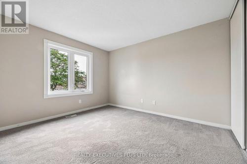 693 Barnes Crescent, Oshawa, ON - Indoor Photo Showing Other Room