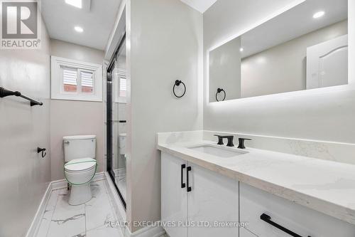 693 Barnes Crescent, Oshawa, ON - Indoor Photo Showing Bathroom