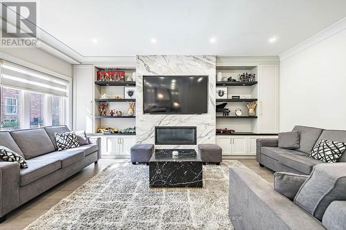 396 Derrydale Drive, Mississauga, ON - Indoor Photo Showing Living Room