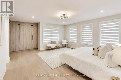 58 Forsyth Avenue N, Hamilton, ON - Indoor Photo Showing Bedroom