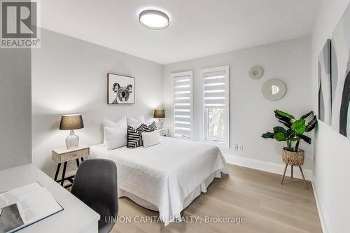 58 Forsyth Avenue N, Hamilton, ON - Indoor Photo Showing Bedroom