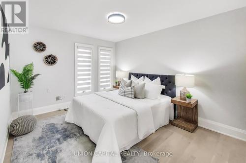58 Forsyth Avenue N, Hamilton, ON - Indoor Photo Showing Bedroom