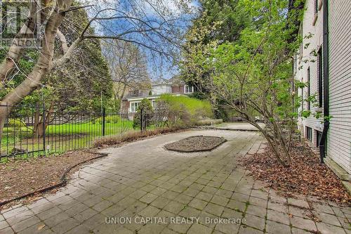 58 Forsyth Avenue N, Hamilton, ON - Outdoor