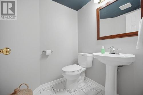 5882 Cornell Crescent, Mississauga, ON - Indoor Photo Showing Bathroom