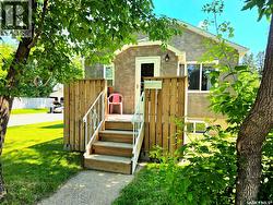 802 O AVENUE S  Saskatoon, SK S7M 2S7