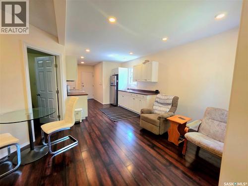 802 O Avenue S, Saskatoon, SK - Indoor