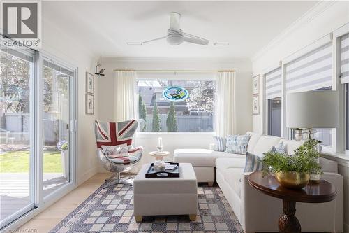 3136 Princess Boulevard, Burlington, ON - Indoor Photo Showing Living Room