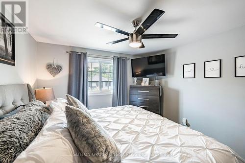 2 Maitland Avenue, Hamilton, ON - Indoor Photo Showing Bedroom