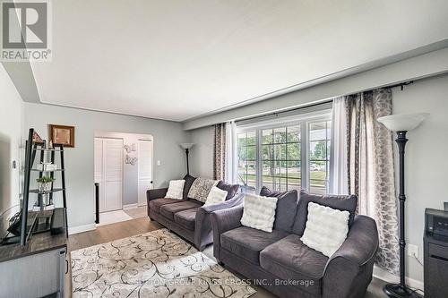 2 Maitland Avenue, Hamilton, ON - Indoor Photo Showing Living Room