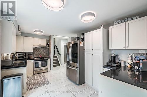 2 Maitland Avenue, Hamilton, ON - Indoor Photo Showing Kitchen