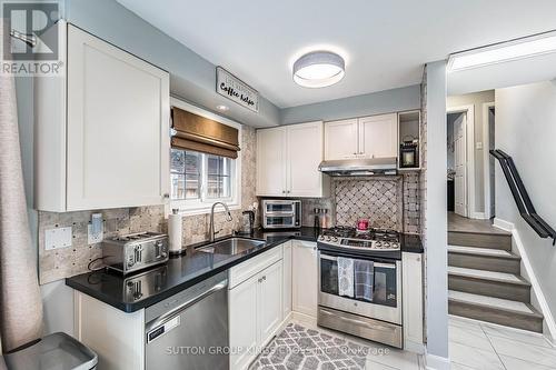 2 Maitland Avenue, Hamilton, ON - Indoor Photo Showing Kitchen