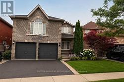 1305 PERNIEGIE CRESCENT Innisfil, ON L9S 0B5