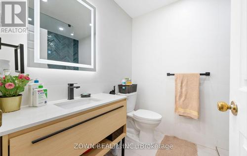5253 Bushelgrove Circle, Mississauga, ON - Indoor Photo Showing Bathroom