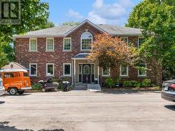 81 HAMILTON STREET N  Hamilton (Waterdown), ON L0R 2H0