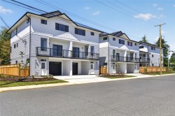 #B-2016 Galerno Rd Campbell River, BC V9W 0A2