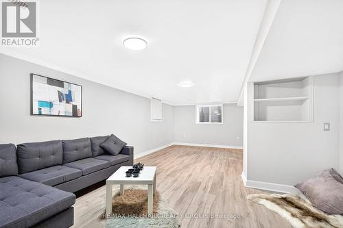 1930 Southampton Court, Ottawa, ON - Indoor Photo Showing Living Room