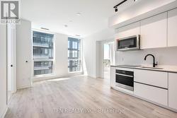 4704 - 327 KING STREET W Toronto, ON M5A 0Y5