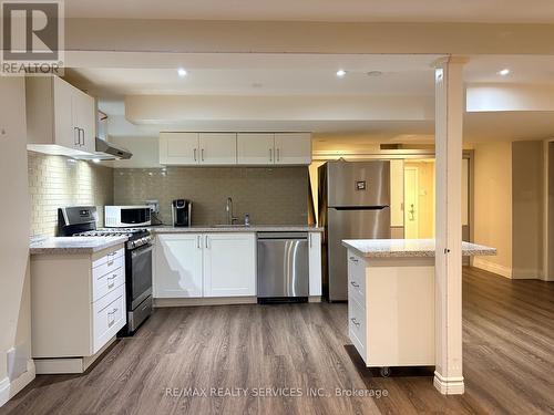 Kitchen - 1543 Polesden Drive, Mississauga, ON - Indoor Photo Showing Kitchen