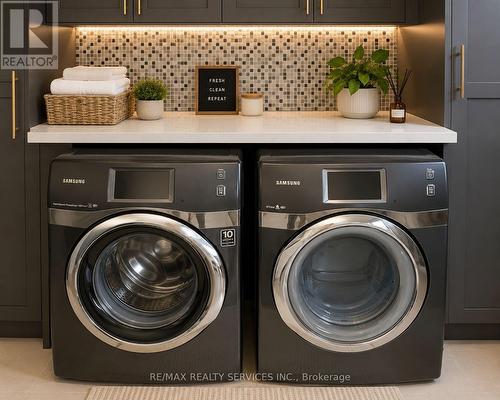 Separate Laundry - 1543 Polesden Drive, Mississauga, ON - Indoor Photo Showing Laundry Room