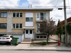 11858  - 11860 Rue De St-Réal Montréal (Ahuntsic-Cartierville), QC H3M 2Y8