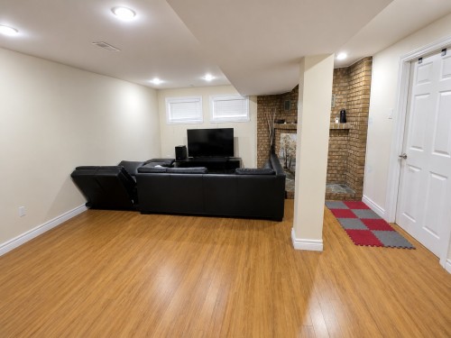 Family Room - 5490 Av. Bienville, Brossard, QC - Indoor