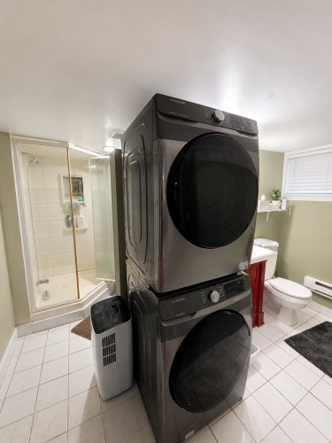 Bathroom - 5490 Av. Bienville, Brossard, QC - Indoor Photo Showing Laundry Room