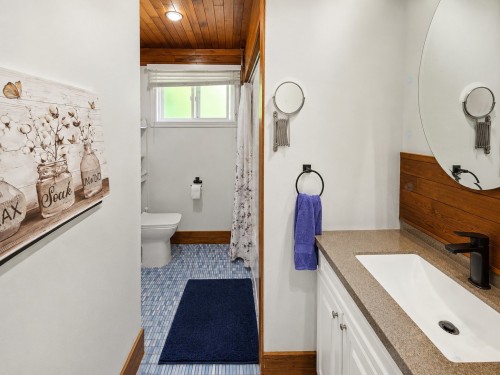 Bathroom - 5490 Av. Bienville, Brossard, QC - Indoor Photo Showing Bathroom