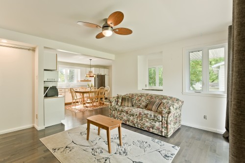 Salon - 244 Rue Larochelle, Val-Des-Sources, QC - Indoor Photo Showing Living Room