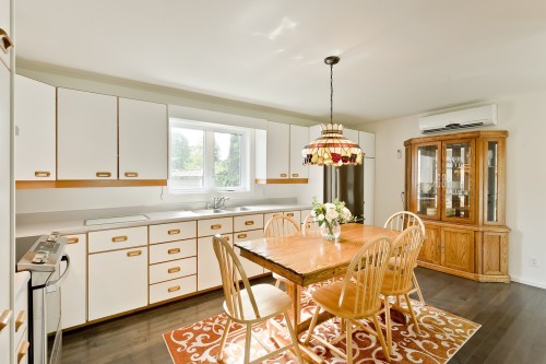Salle - 244 Rue Larochelle, Val-Des-Sources, QC - Indoor Photo Showing Dining Room
