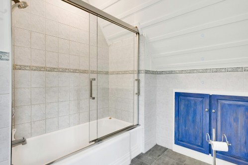 Salle de bains - 5274 Rue Morin, Val-Morin, QC - Indoor Photo Showing Bathroom